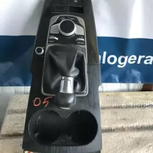 AUDI A3 Sportdack ΚΕΝΤΡΙΚΗ ΚΟΝΣΟΛΑ ΚΟΜΠΛΕ 8V0919614BE