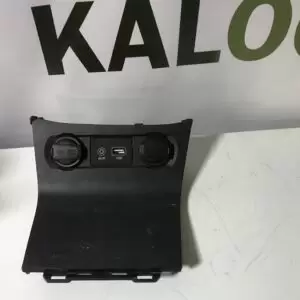 Hyundai j20 2016 ΥΠΟΔΟΧΗ AUX ΚΑΙ USB H84621-C8000