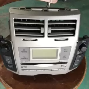 TOYOTA YARIS 2006-2011 RADIO / CD PLAYER 86120-52480